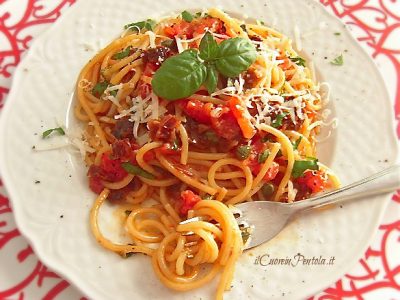 spaghetti ai 3 pomodori