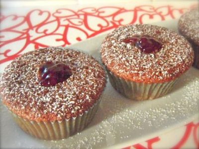 muffin con marmellata ai frutti di bosco