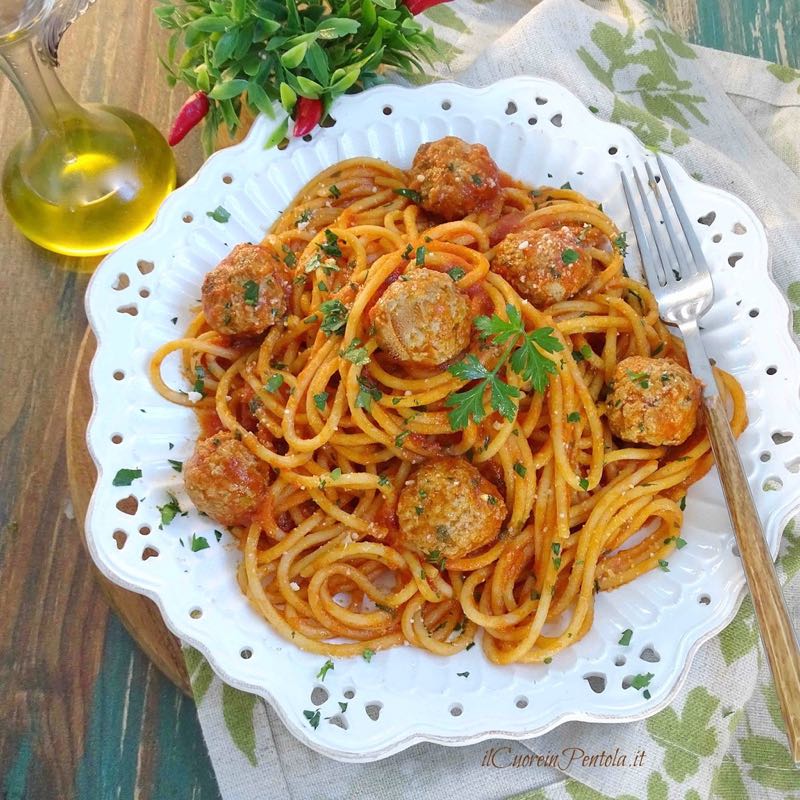 Pasta con le Polpette: la ricetta degli Spaghetti with Meatballs (originale)