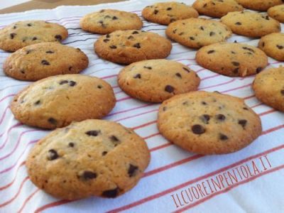 biscotti cookies arachidi e cioccolato