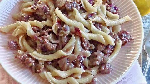 pasta con radicchio e salsiccia