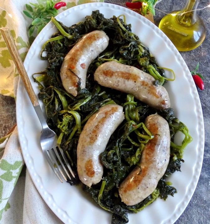 Salsiccia E Friarielli: Ricetta Originale Napoletana Con Foto E Consigli