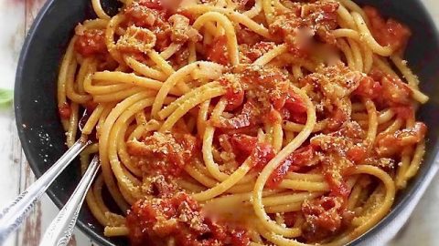 bucatini all'amatriciana