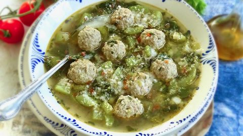 zuppa di tenerumi con polpette