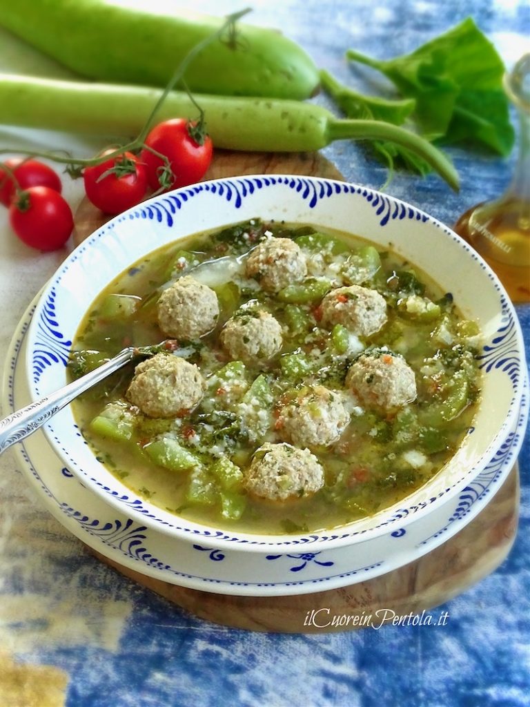 zuppa di tenerumi con polpette